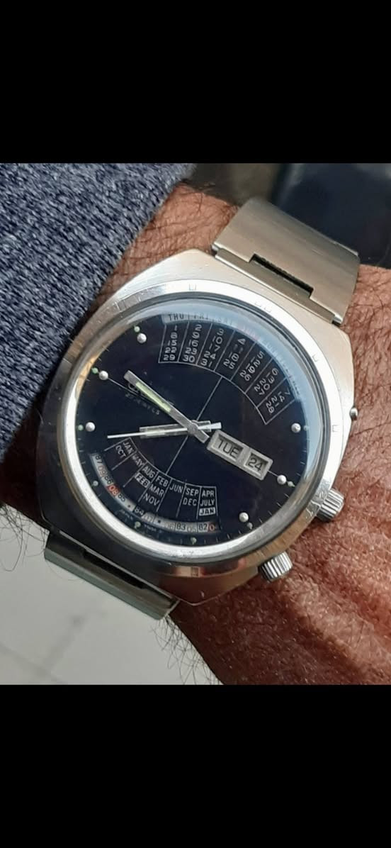 تحية طيبة
#اورينت_دولي_1978_Vintage .
إنتاج اليابان القديم ١٩٧٨ فنتج
أصلي . ماكنة 27
حجر اوتماتك دي ديت تأريخ بم تقويم سنوي قطر 
43 ملم نظافة ممتازة جدا المينا 
نظافة 98/100
وقت وتاريخ مضبوط بالثانية .
المهتم التواصل خاص لطفآ .


**إذا كنت صاحب هذا الإعلان وتريد حذفه لأي سبب، رجاءا أرسل رسالة إلى الدعم الفني**