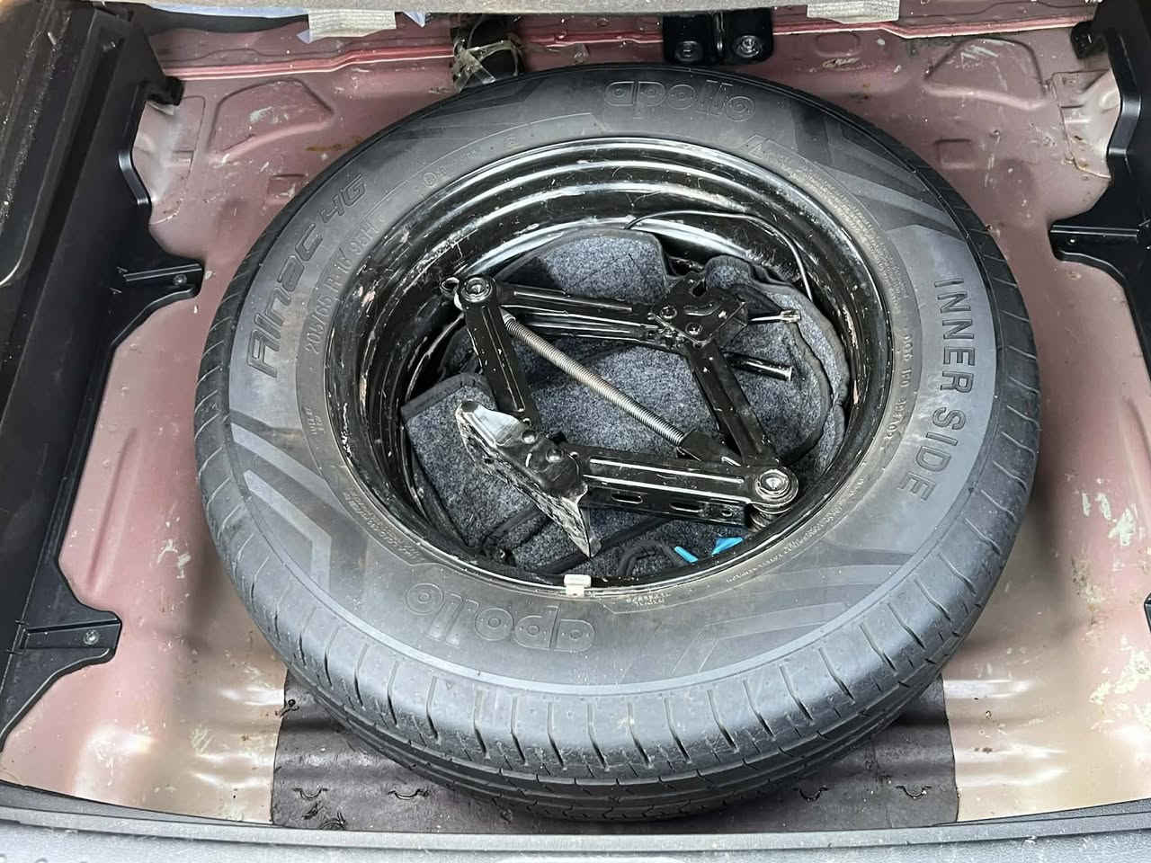 سلام عليكم 🫡. هونداي كريتا   موديل 2022كفاله عامه سياره   بصمه نص فول داخل لونين رقم بغداد  جديد كير مكينه تبريد صدر داخل خارج كله جديد  سعر 175بيه مجال عنوان بغداد حي العامل ***********
