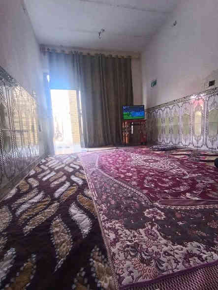 السلام عليكم بيت عل طريق نجف حي الصادق زراعي مساحه البيت 360 بيت جاهز وبي محل بعده ماكامل للاستفسار رقم***********
