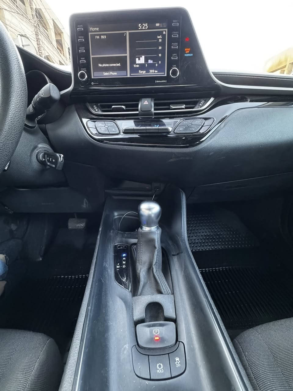 تويوتا CHR موديل ٢٠٢١
مكينه ١٨٠٠ بانزين 
رادار امامي 
كامره وشاشه اصليه 
هاندبريك دكمه 
شاشه لمس 
اوتو هولد 
تحديد مسار 
ويل كب + تخم تاير 
لايت LED زنون 
السياره صارله ٣ سنوات يمي بفضل الله اي مشاكل ما بيه 
سنويه باسمي بغداد تحويل ثاني يوم 
الملاحضات 
السياره بيه قطع صبغ ابيع حزام +
مطلوبه كمرك
السعر ٩٥ ورقه وبيه مجال جدا بسيط 
٠٧٧٠٠١٨٥٥٦
***********
كراده ٦٢
