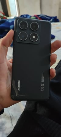 عندي xiome 14 t pro نضيف ابد ممفتوح بس هل طكه بي طاح مني وهيج صار كله ...