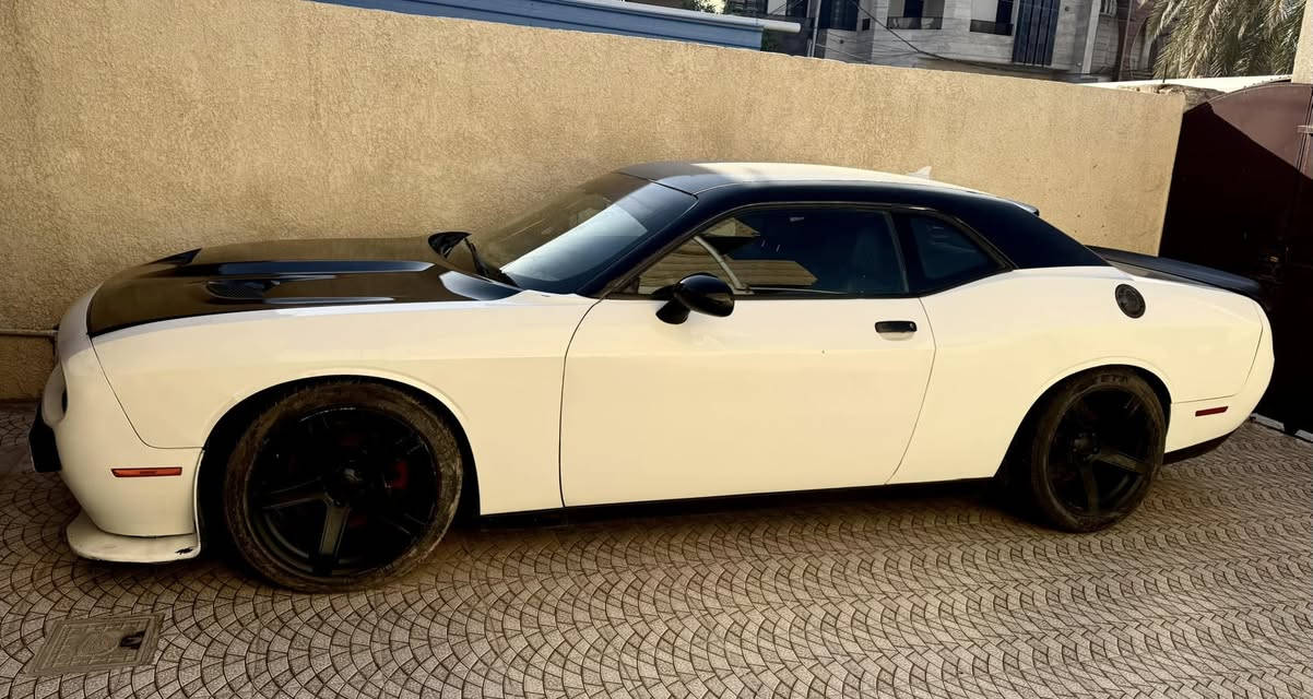 2017  RT  فول عدة الفتحة 
ضرر 4 قطع صبغ  رقم بغداد 
السعر 157 $
***********
