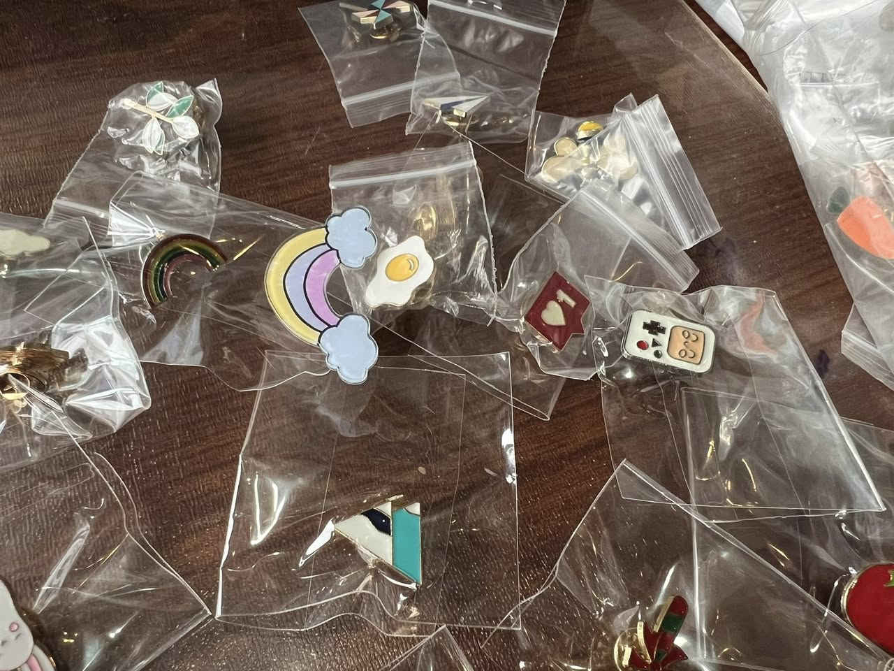 بروشات 
أشكال مختلفة
٧٥ قطعة


**إذا كنت صاحب هذا الإعلان وتريد حذفه لأي سبب، رجاءا أرسل رسالة إلى الدعم الفني**