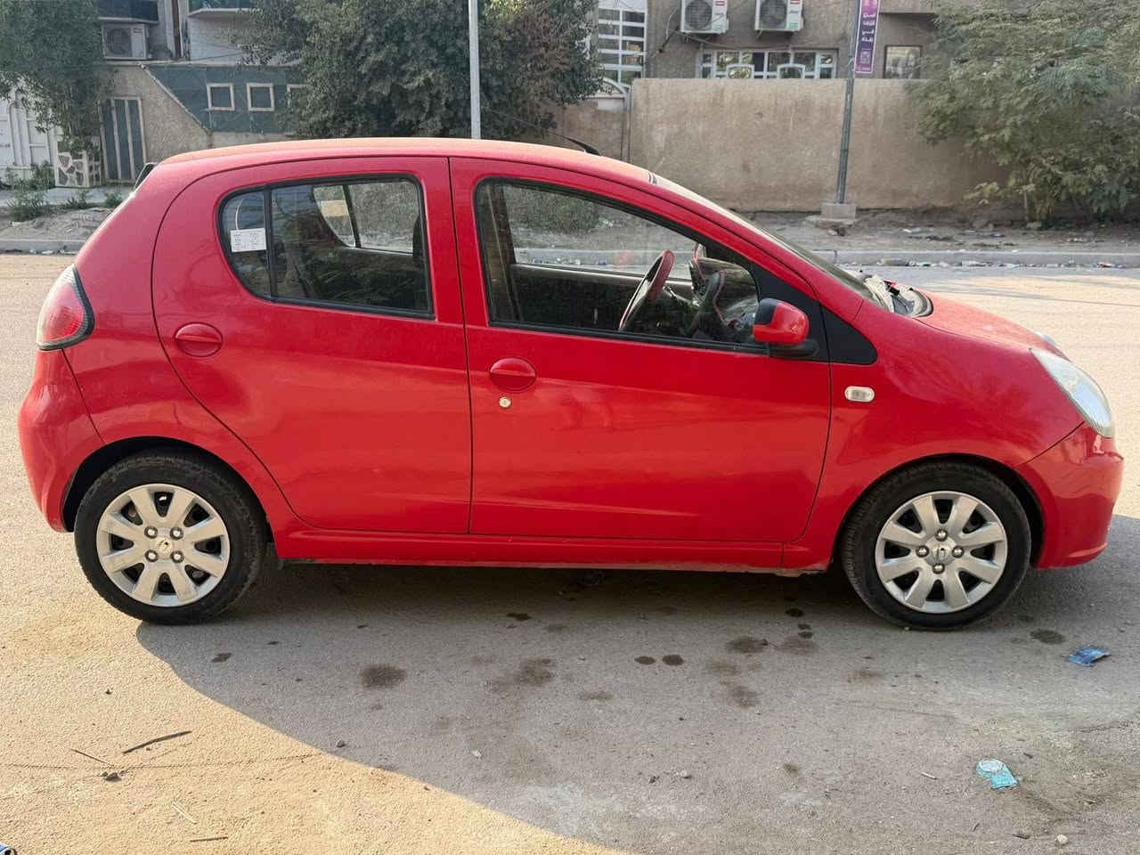 السلام عليكم جيلي باندا ماشية ٣٩ الف كم حقيقي رقم بغداد بأسمنا مكفولة بدون صبغ او ضربة عدا بارد جدا بسيط السيارة جديدة جدا مكان السيارة البياع السعر ٥٤ ورقة بيها مجال بسيط للجادين بالشراء الاتصال على الرقم *********** تحياتي للجميع
