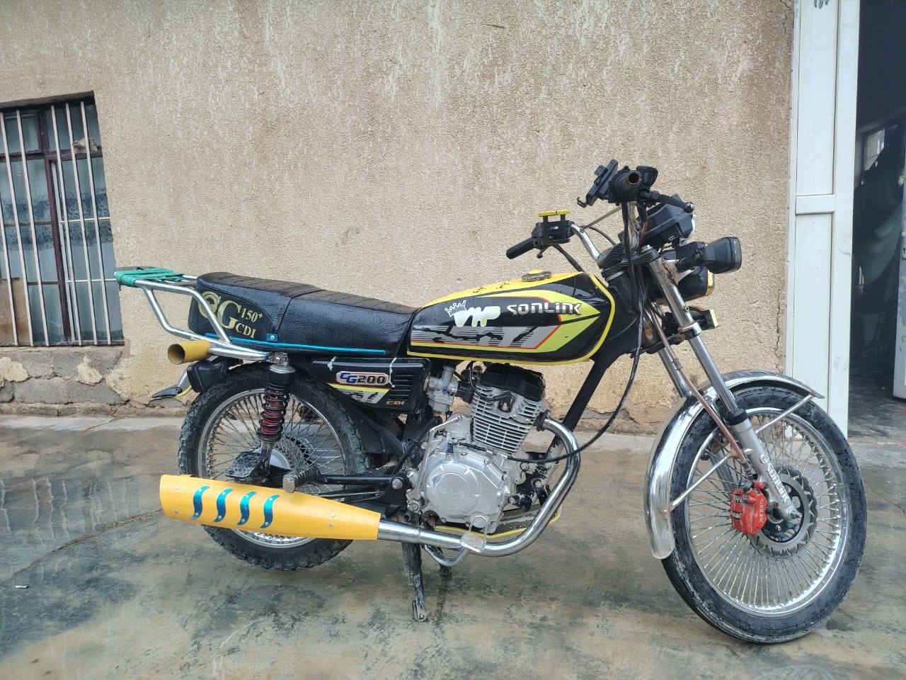 السلام عليكم
بيع 600 بيه مجال قليل
مراوس بقفاز وانطي فرق 

***********
