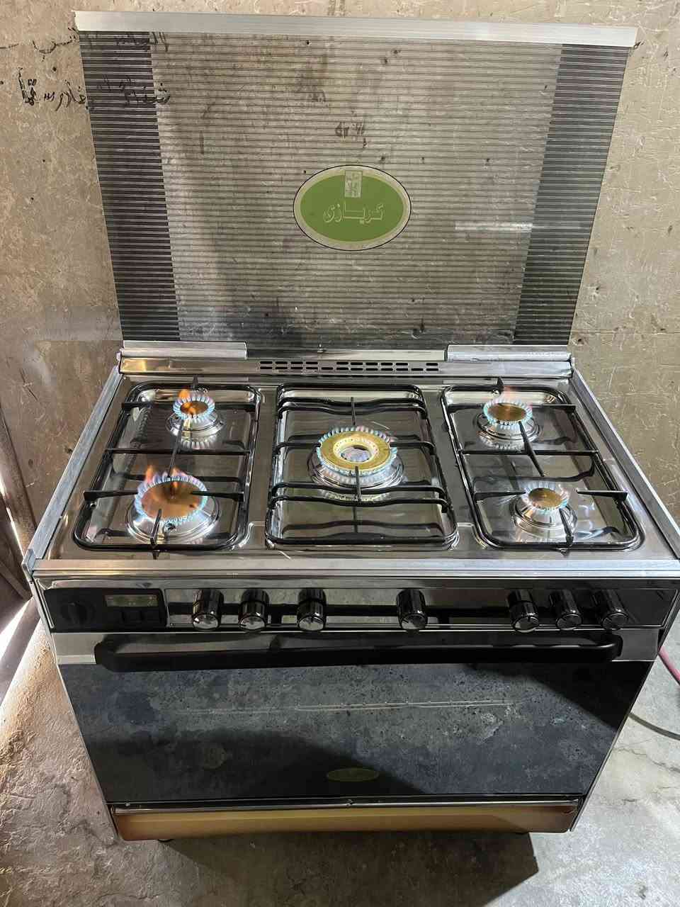 للبيع طباخ عشتار حجم ٩٠ *٦٠
طباخ نضيف وراقي ولون مميز 
   
لاستفسار📞***********
