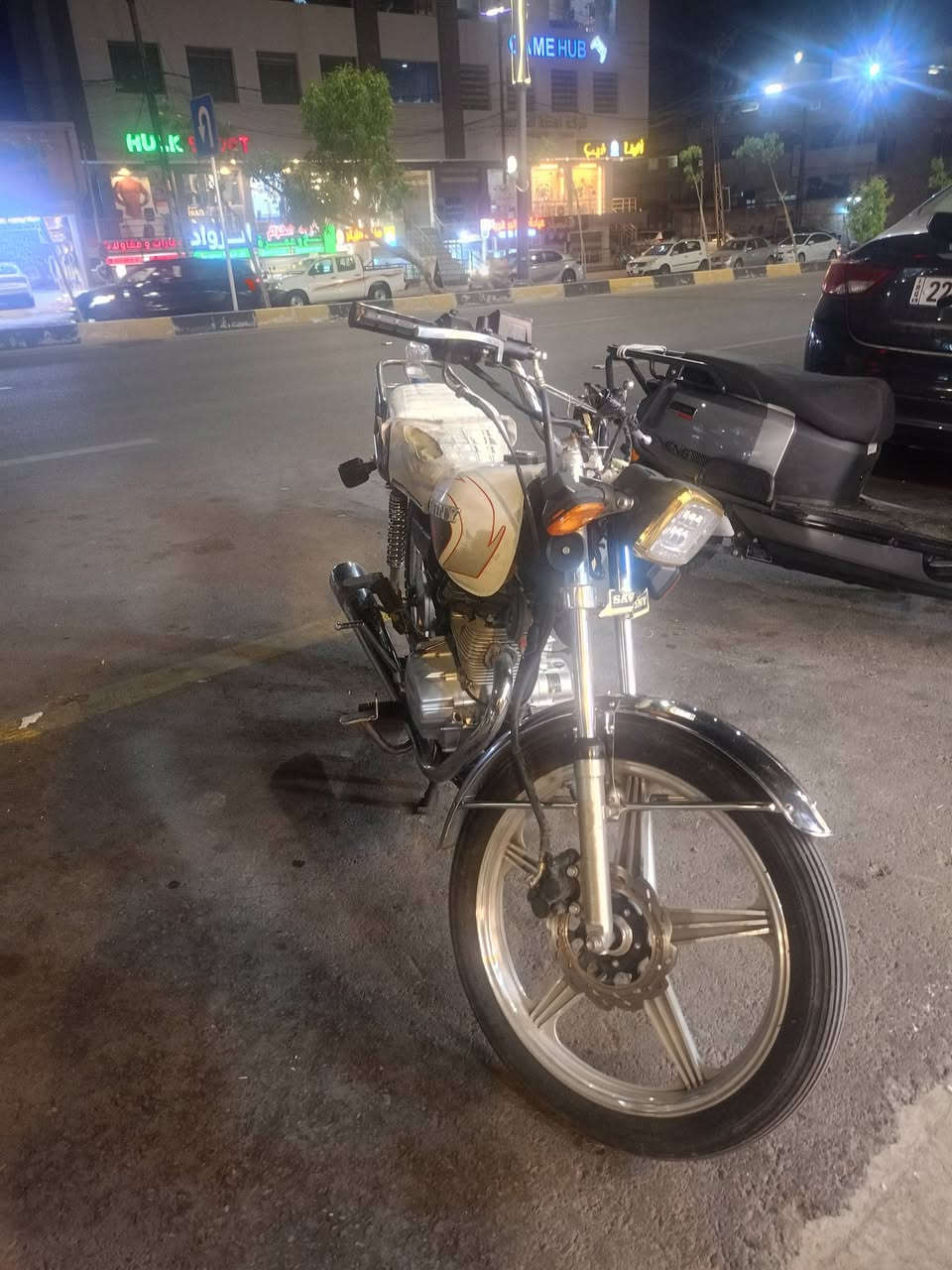 ماطور سيفان خمسه كير موديل 20 التواصل ***********
السعر 300بي مجال
