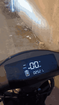 للدراجات:مواصفات عاليه
ملف2000
٦ باتري كبار ٣٦ امبير
سرعتها 80 حقيقي 
تقطع مسافه 40 كيلو الشحنه الوحده
تشغيل بصمه و بلوتوث و اناره لد و بريكات هايدروليك
و صندوك و خوذه هديه
سعرها 750 وبيه مجال للشراي
