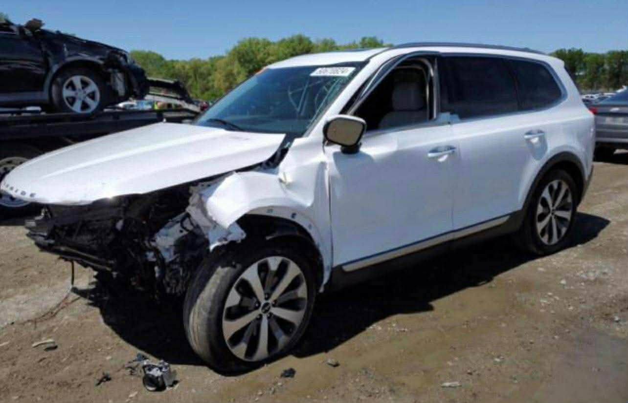 السلام عليكم تيلورايد موديل 2022 حادث امريكا جاملغ امامي مبدل مصبوغ رقم سليمانية بسمي اللا ستفسار 
***********
