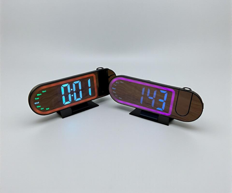 ساعة رقمية LED مع بروجكتر عرض الوقت (ليزر) + إضاءة محيطية بسعر 22000 ألف دينار و بيه مجال للطيبين
للطلب و الاستفسار مراسلة الرقم ***********
