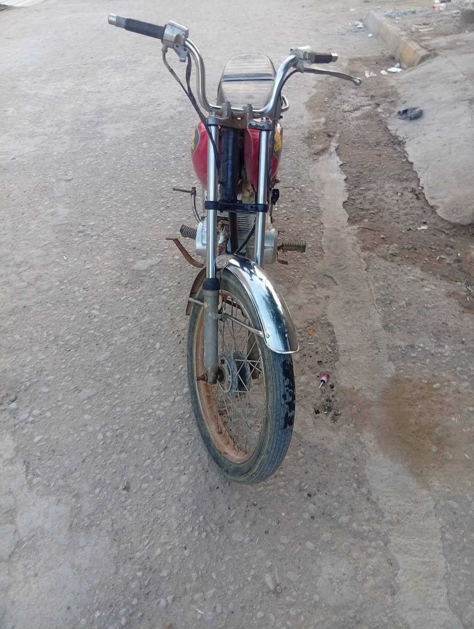 س
سلام عليكم دراجه يراني بدون وراق وراقه ضايعه مكفوله عشراين سعر 450وبيه مجال لعنون ميسان مركز لمحفضه لنتصال***********
