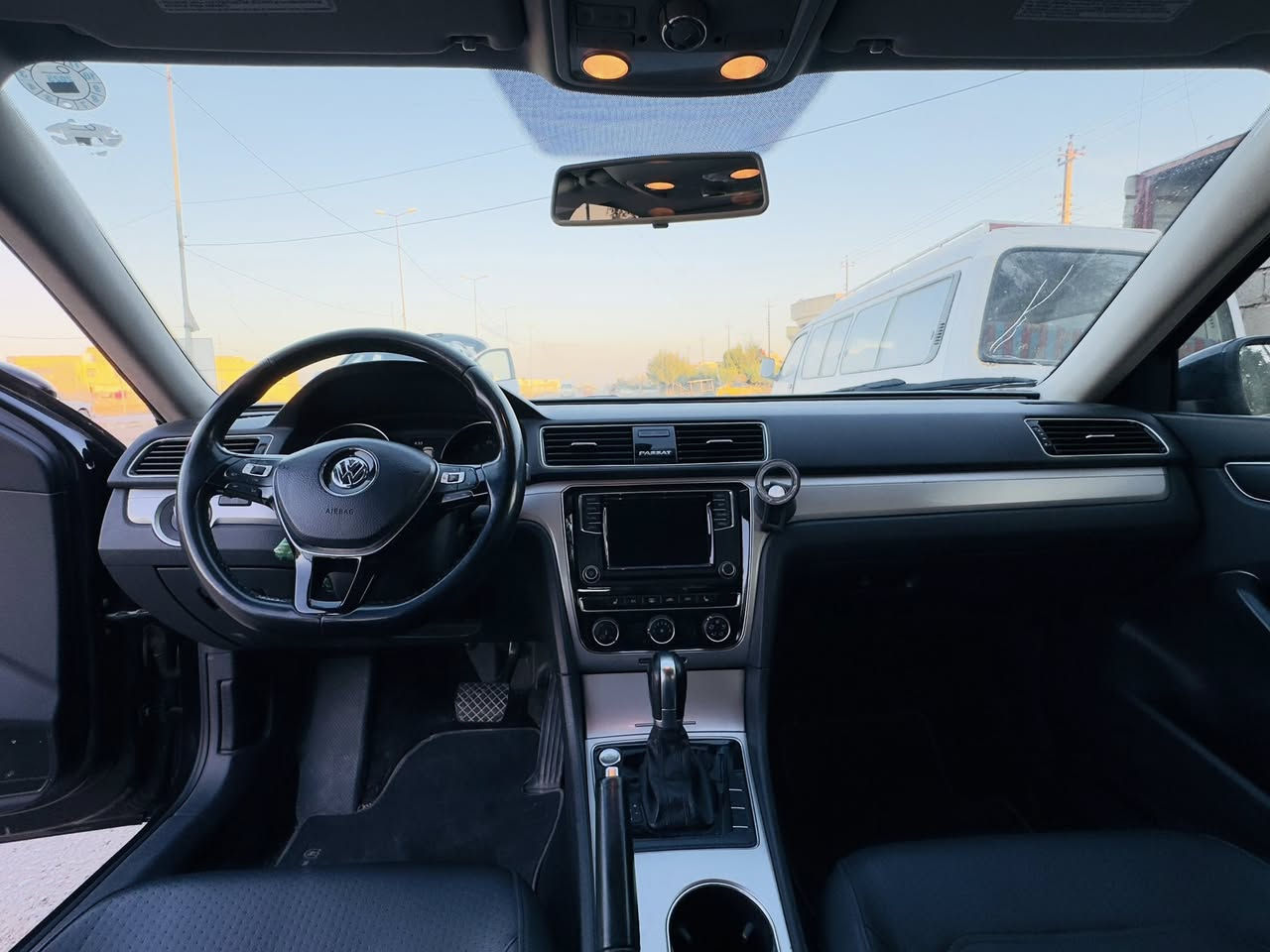 سلام عليكم للبيع سياره فولكس واكن باسات موديلا 2019 فول رقم اربيل بأسمي مكان السياره بغداد السعر  150$ او بيه مجال ***********
