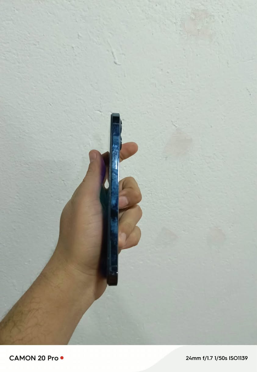 السلام عليكم أيفون 12بروماكس سعر375الف للبيع فقط ذاكرة256 مبدل شاشة+بطارية عنوانى كركوك رقم موبايل-***********
