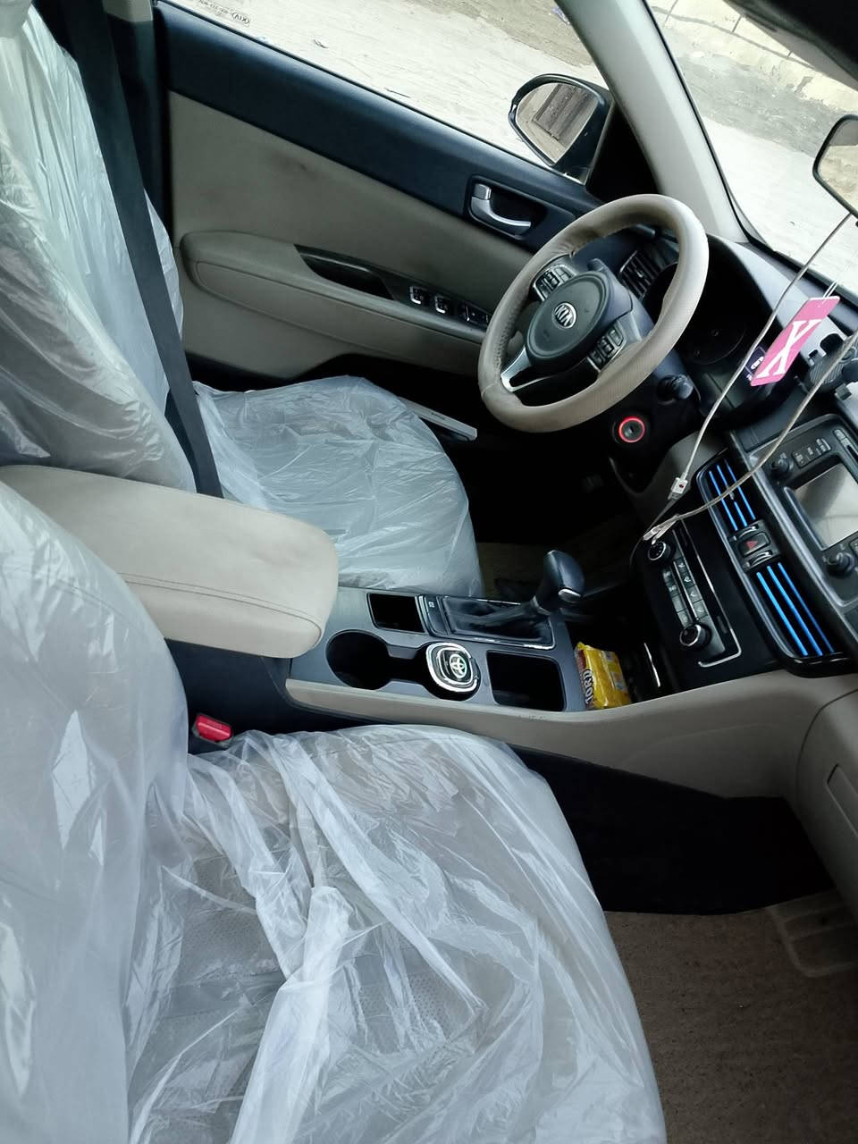 سلام عليكم اوبتمه 16لبيع سياره حلوه وزينه ومرتبه بيها 4 قطع صبغ  بدون داخل  وجها شكل ل20 سياره حلوه السعر 107 بيها مجال بصيط تصل باقي لستفسار ***********
