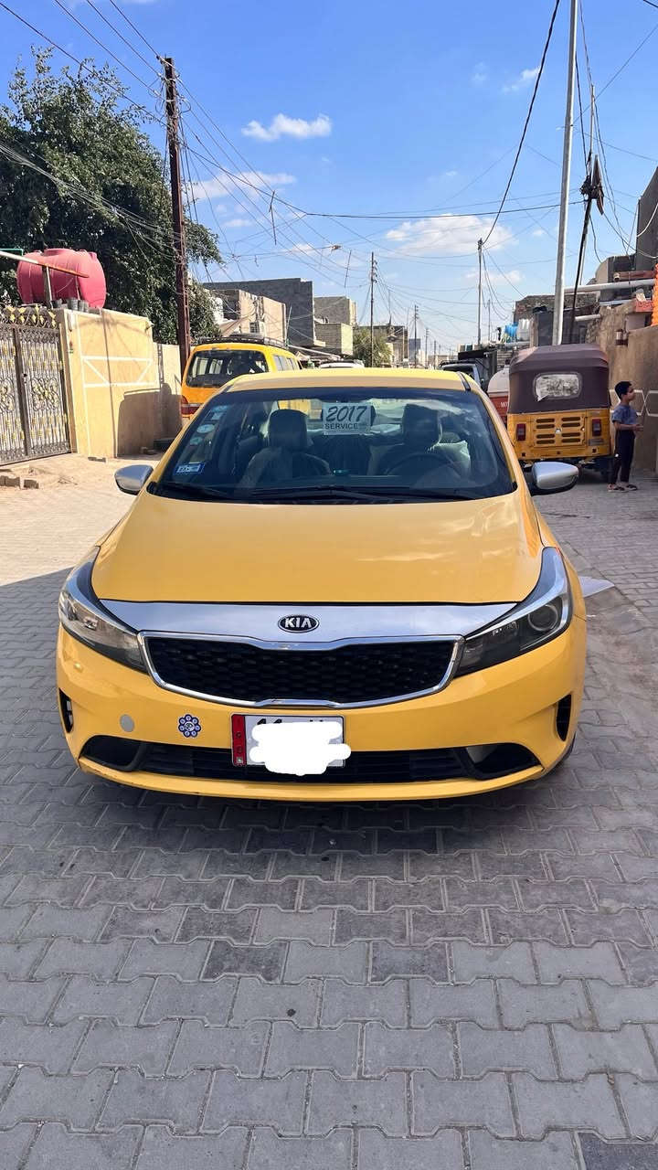 السلام عليكم فورتي وارد امريكي موديل 2017 مكينة 2000 دوش بدون دواخل ضربتهة الجاملغ الامامي والباب الايمن الصدر كير محرك مكفول والباقي مكفول سعرها 115 بيهة مجال حك الجية 
الرقم للاستفسار
 ***********
