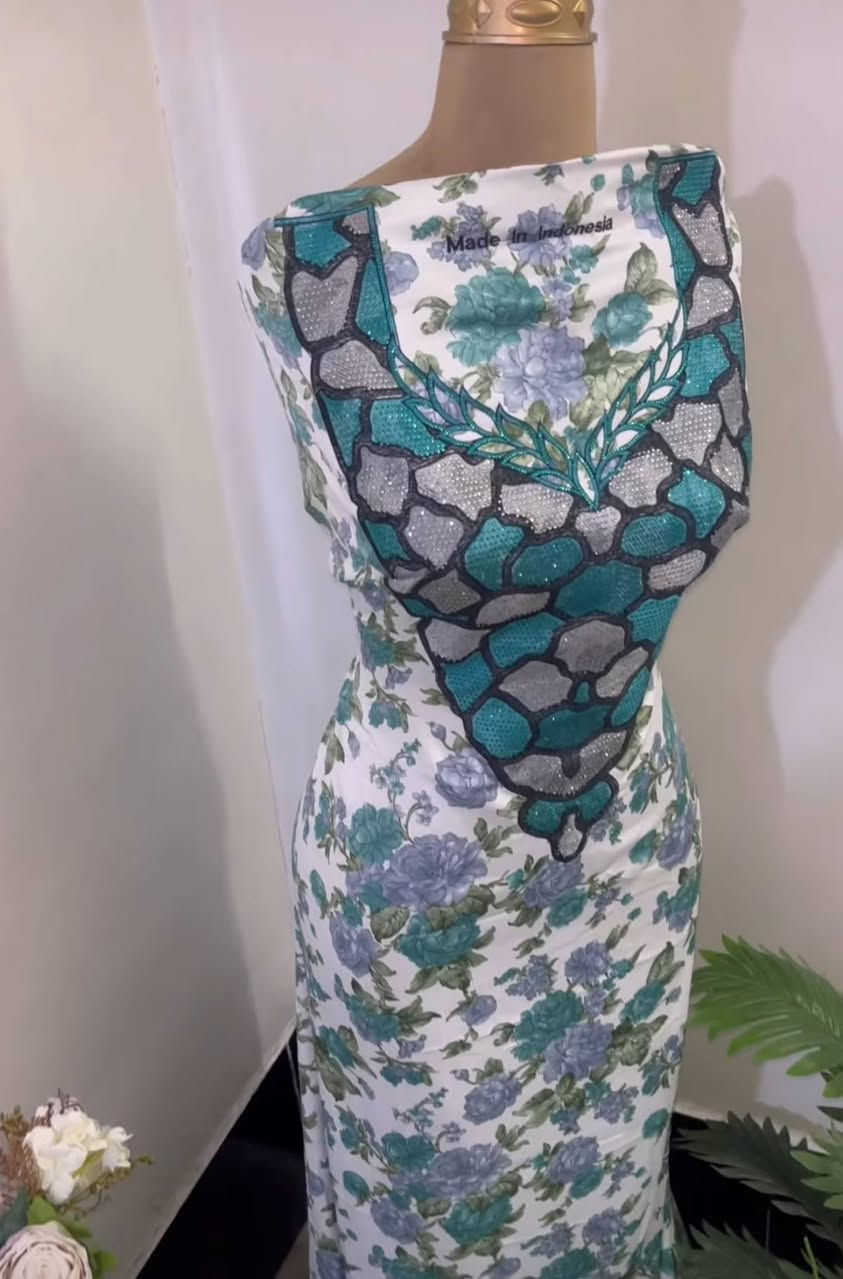 مخور حرير ممخيط السعر ٢٣
واتساب ***********
توصيل ٣٠٠٠ جميع محافظات العراق
