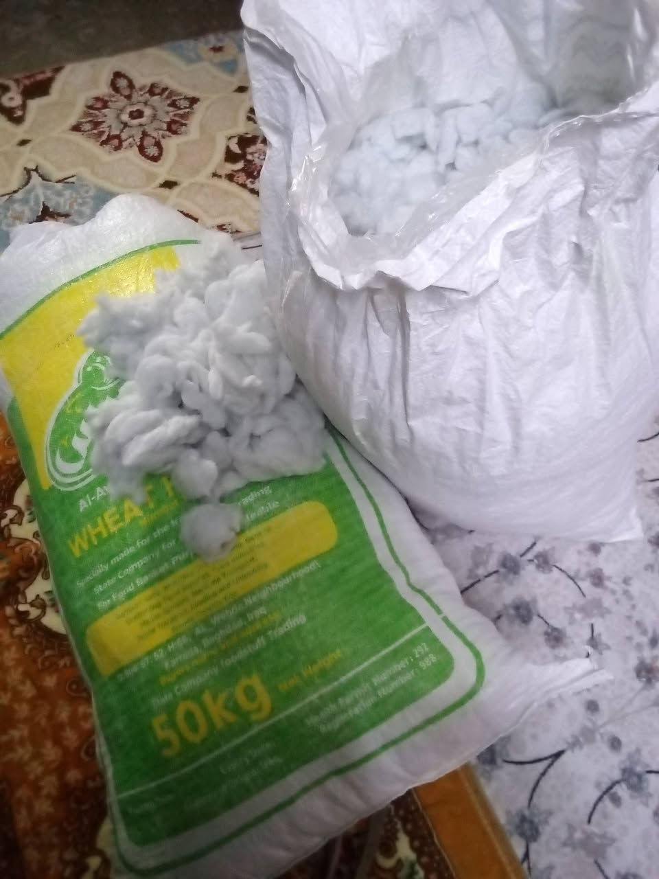 سلام عليكم قطن مستعمل قليل تسع كيلو كل كيلو ألف ونص تسع كيلو كلها 13 ونص للاستفسار  على الخاص او الاتصال على الرقم *********** أو ***********
