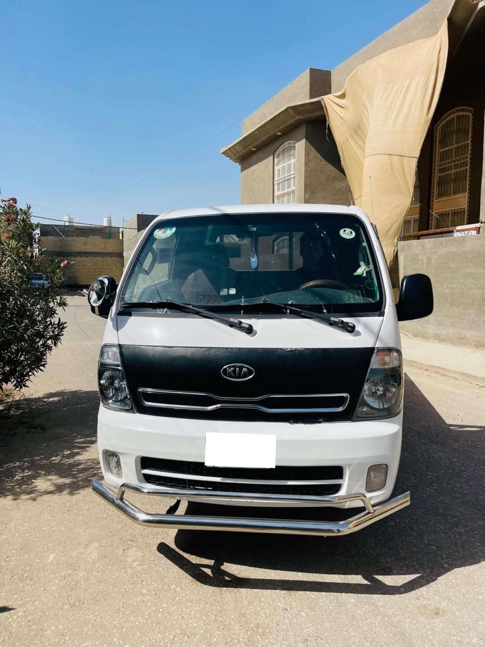 السلام عليكم
كيه بنكو فحل مديل 2013 مسكر 
مكفول كفاله عامه من الضربه والتبديل 
بيه صبغ بلبدي فقط 
جاهزه مكينه 
كير حداديه تخم تاير كله بشرط 
سياره جاهزه للخير مانقصه برغي 
رقم ذي قار تريد وقاله تريد تحويل 
سعر ٩٩ وبيه مجال للشراي 
مكان سياره بابل حله لمدحتيه 
لاستفسار ***********
