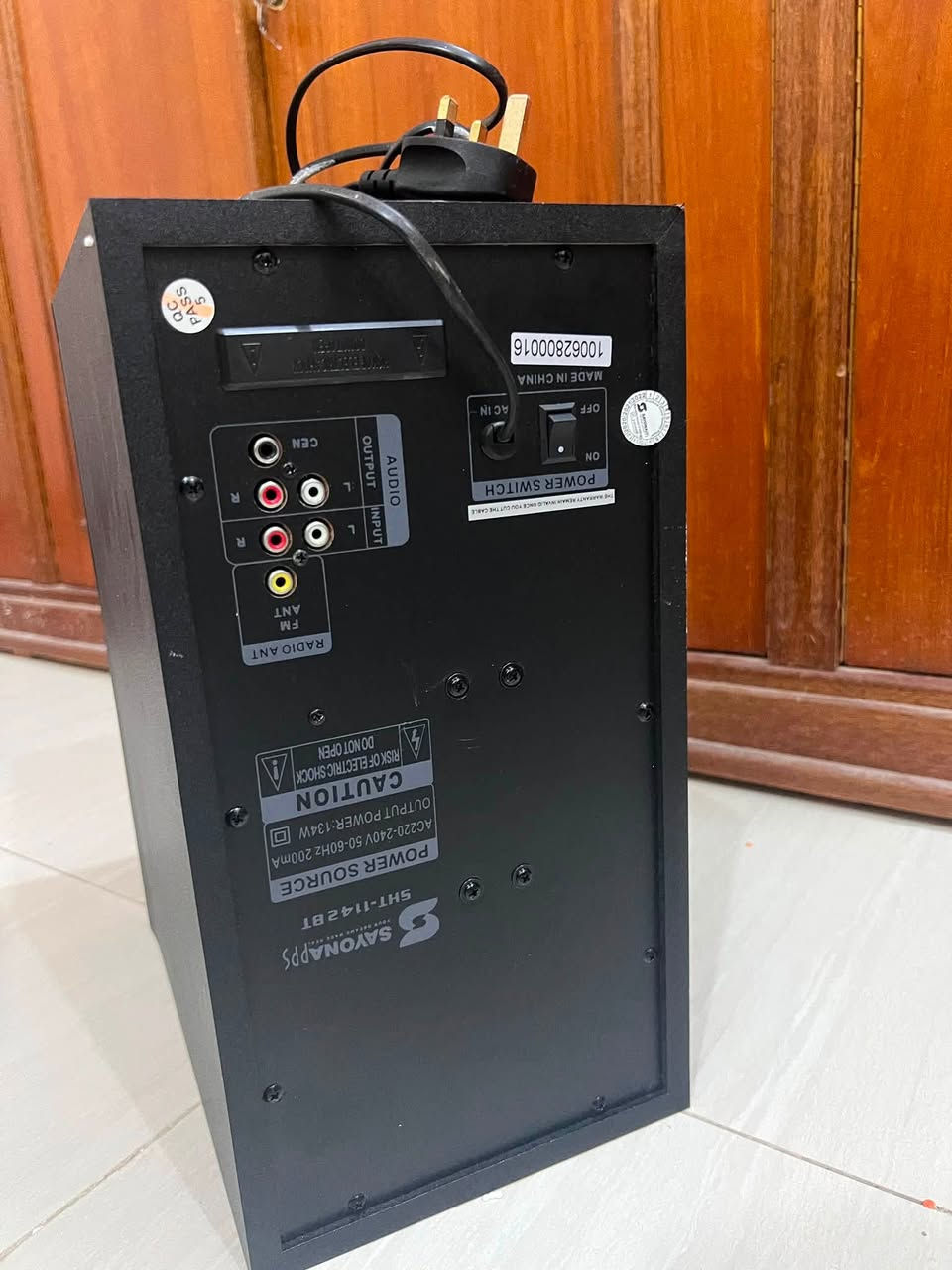 جهاز  SAYONAPPS SHT-1142BT 
نضام صوت عالي من 4 مخارج سماعات 

    الاتصال:
    * Bluetooth
    * USB
    * SD Card
    * FM Radio
    * AUX (RCA)
ريمونت كنترول ، شاشة LED 
قوه الصوت الحقيقيه 15000wp
نقاء الصوت 10/10 قابل للفحص 
كتاب الضمان موجود 

نضيف كلش الجهازواستعماله جداً قليل لاستفشار خاص 
***********

