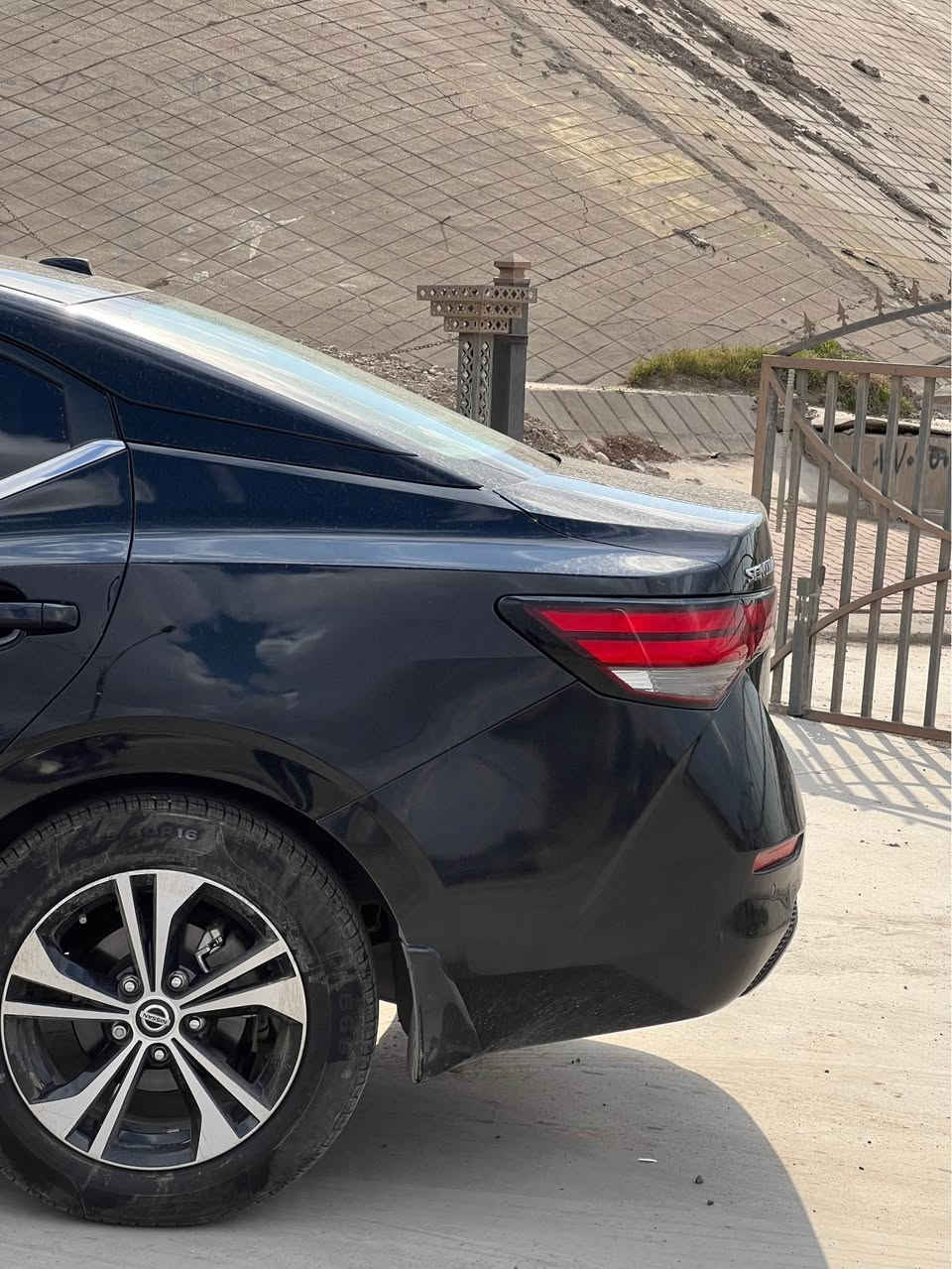 نیسان سینترا مودیل ٢٠٢٣ موصفات SV ماشی ٦٣ الف کم بدون حادث یعنی ایرباک سلیم بس جوە رقم مؤشر بی صبوخ بدون دواخل بدون حادث هم و باب سکن شبر بارد بدون فتح یعنی سیارە نضیف 
مواصفات:-
رادار 
کامرا 
حساسات کدام 
و ورا
تحکمات استرین 
بسمە 
سعر ١٤٨ بی مجال بسیط 
مکان کرکوک 
***********
کوبون بنزین هم بی كركوك, العراق
