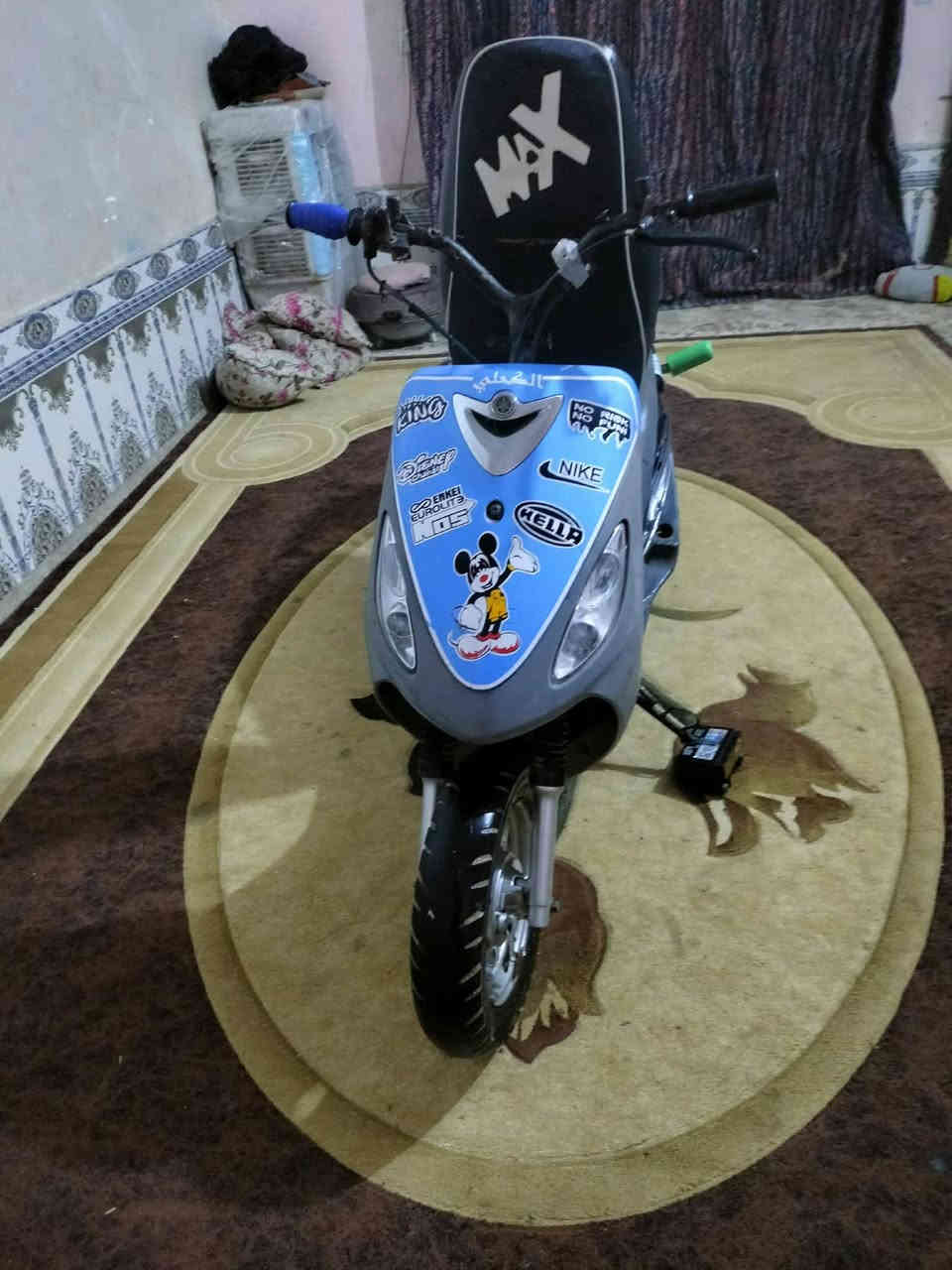 السلام عليكم دراجه ماكس خمسين بلاد مفتوحه بس لستيك ولف الدراجه نهضه ومعدل تخبل  كله شغله السلف شغال عوزه بس باتري السعر 500 وبيه مجال ***********
