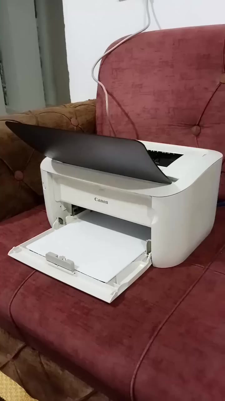 السلام عليكم
طابعة كانون للبيع 
نظيفة وجاهزة ..واي فاي 
تطبع من الموبايل 
Canon lbp 6030w
WiFi
السعر 110 الف 
بغداد / حي الجهاد
***********
