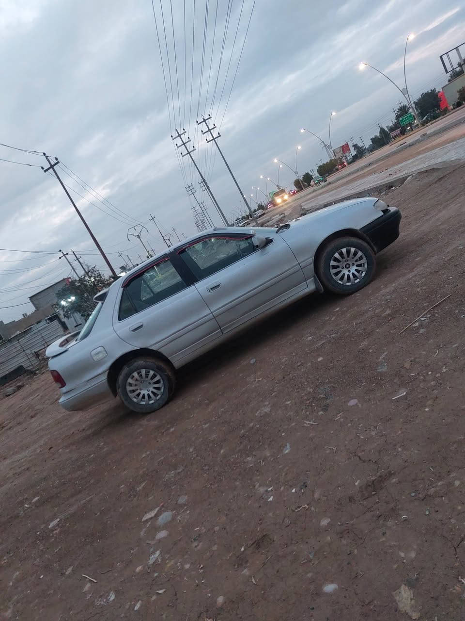 سياره النترا دمعة للبيع جاهز من كلشي وخير من الله فريممات جديده موديل 94 سنويه 2026  رقم ديالئ  تدافه شغاله السعر 37 وبيه مجال بسيط مكان ديالى الخالص التحويلة منطقة الغوالبه مايشتري لا يكسر بحلال العالم  او مراوس عادي حسب القناعه
***********    ***********
