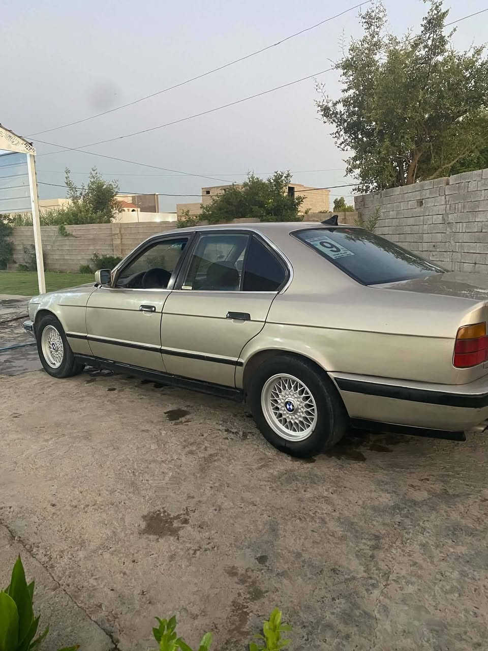 للبيع بي ام ٥٢٥
موديل ١٩٩٠ رقم انبار سنويه لحد ٢٠٢٩ تحويل مباشر
محرك جديد
كير اوتو جديد 
صدر جديد نافضه نفض
جام كهرباء 
تخم ويل كب خليه
كهربائيات كلها شغاله وعلى وضع شركه
تبريد ثلج 
لايت زنون 
صبغ جماليه فقط 
لغود وشواصي وقماره كفاله 
مابيهه اي ضربه 
داخلها جديد 
ترايك وين متريد 
السعر ٣٩ مكاني الرمادي
‏‪***********
