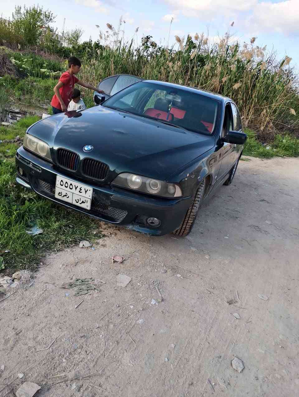 سلام عليكم بي ام صقر 520 كير عادي صبغ عام موديل 96 رقم دهوك سعرها 75 بيها مجال عليها  غرامه 6 ورقات تنزل من السعر مكانها تلعفر بس بتحويل ماكو وكاله ***********
***********
