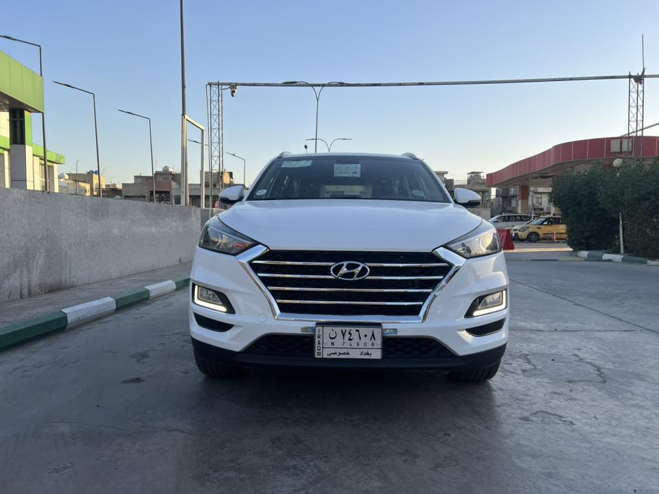 هونداي توسان خليجي
موديل ٢٠٢١
رقم بغداد الماني بسمي 
لون ابيض 
٤ سلندر ٥ راكب 
فوووووول مواصفات بدون فتحة 
بصمتين: تشغيل وتقفيل
داخل صاج الكاصد 
بردات خلفية اصلية
كشنات جلد اصلي لونين 
كشنات ٢ كهرباء 
تشغيل عن بعد 
شاحن وايرلس 
شاشة كبيرة اندرويد 
كامرة دوارة اصلية 
مري شفط مع القفل
حساس امامي وخلفي 
نظام ايكو درايف 
تحكم استيرن فول 
حاكية : ابلوتوث: اوكس 
شاشة اعطال بلدشبول 
كيجات السرعة زئبقية 
جي : بي: اس: خرائط طرق 
اريل اسود طيارة
هند بريك برجل 
تبريد ابيانو لمس 
تبريد قطعتين ثلج 
لد امامي وخلفي 
لايت زنون اصلي 
اضواء ترحيب بليدات 
علامة سورنتو بلدوسة 
يدات نيكل اصلي 
اشاير بلمري 
٥ ويل كب ١٩
تخم تاير جديد لك 
ماشية ٦٣الف اصلي 
كير ومكينة وصدر وحدادية وتبريد كفالة عامة
بدون ضربة وتبديل واشخوط وبارد وصبغ عدى اشوية بارد بسيط 
الرقم الدولي الجديد // هزة جديدة // سنوية جديدة 
سيارة جديدة مال بيت بية تراي مال زيرو 
من زيرو لحد الآن ماطابة تصليح البصمة الثانية ممستخدمة 
سونار موجود 
كتلوكات الشركة موجودات

السعر ١٩٣$ قفلة وماكو هيج سعر 
***********
