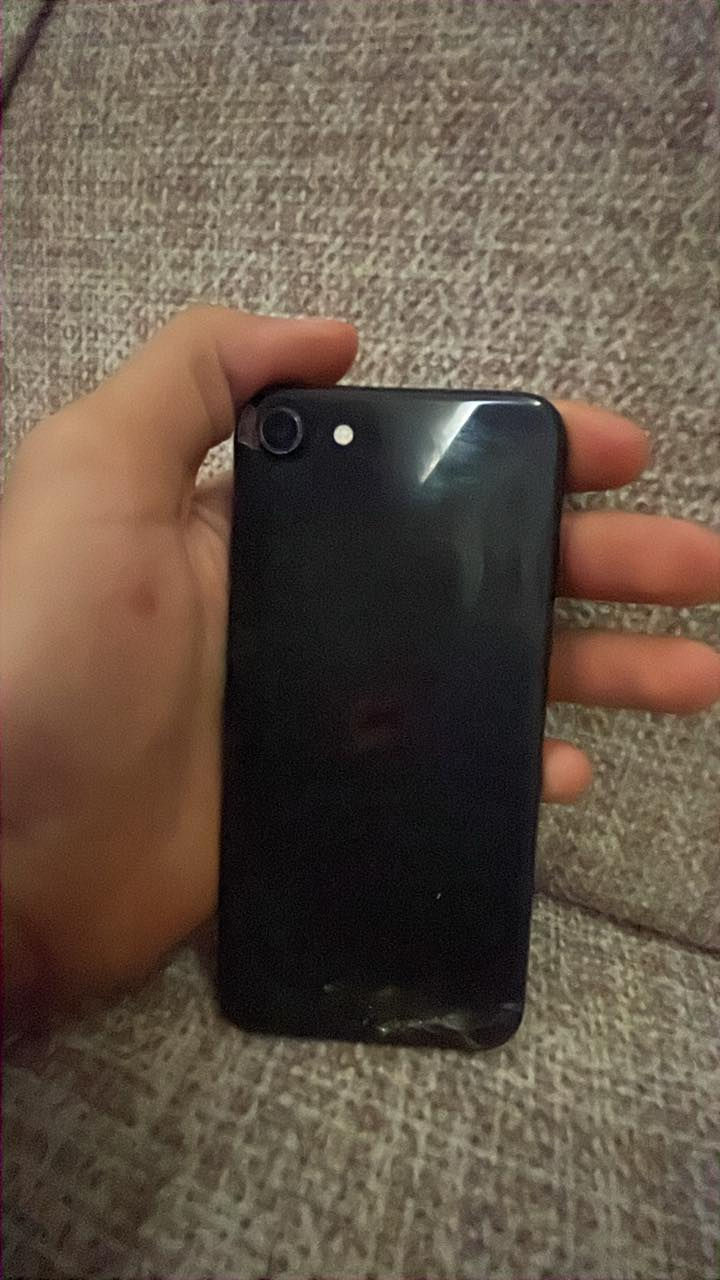 السلام عليكم أيفون SE ذاكره ١٢٨ آخر تحديث نازلiOS 26علي بطاريه ٨٨ الوكاله لا معلايه ولا مبدله مبدل شاشه فقط والأصلية وكاله لحد يجي يكلي هاذا ٨ لو ٧ إذا متعرفه لا تحجي بكيفك سعر خاص شغال بي كلشي سيم كارت مابي كل نقص ضرر فقط ضهره بي كسرات وما مئثره علي ابد   
 رقمي ‭٠٧٨٨ ٧٩٤ ٢٣٢٨‬ بي واتساب.
