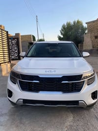 كيا سيلتوس وارد امريكي موديل 24  ماشيه 15mi  ويل  17 كروم السياره دفع ...