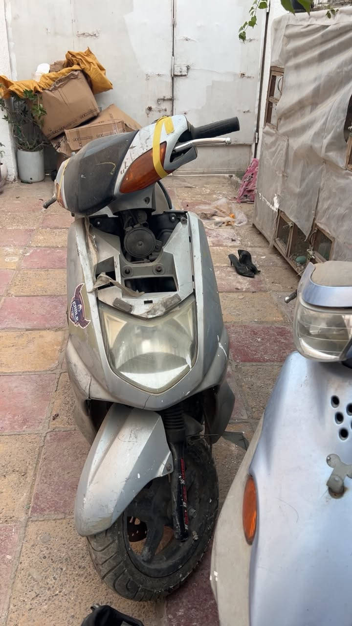 سلام عليكم دراجتين البيع متروكات جانن يشتغلن وصالهم هواي متروكات أبيعهم على حطتهم عنوان بغداد بلديّات رقم *********** قيم بيعهم ثنينهم
