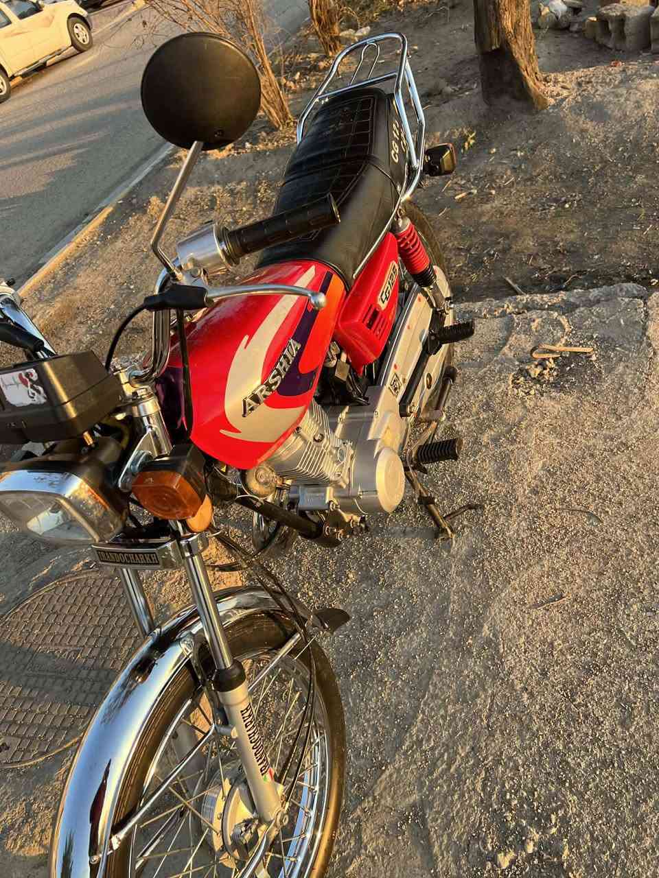 سلام عليكم 
دراجه للبيع مديل 2021
اوراقه اصولي
السعر 700 وبيه مجال
مكان كوت داموك
رقم ***********
استفسار خاص
