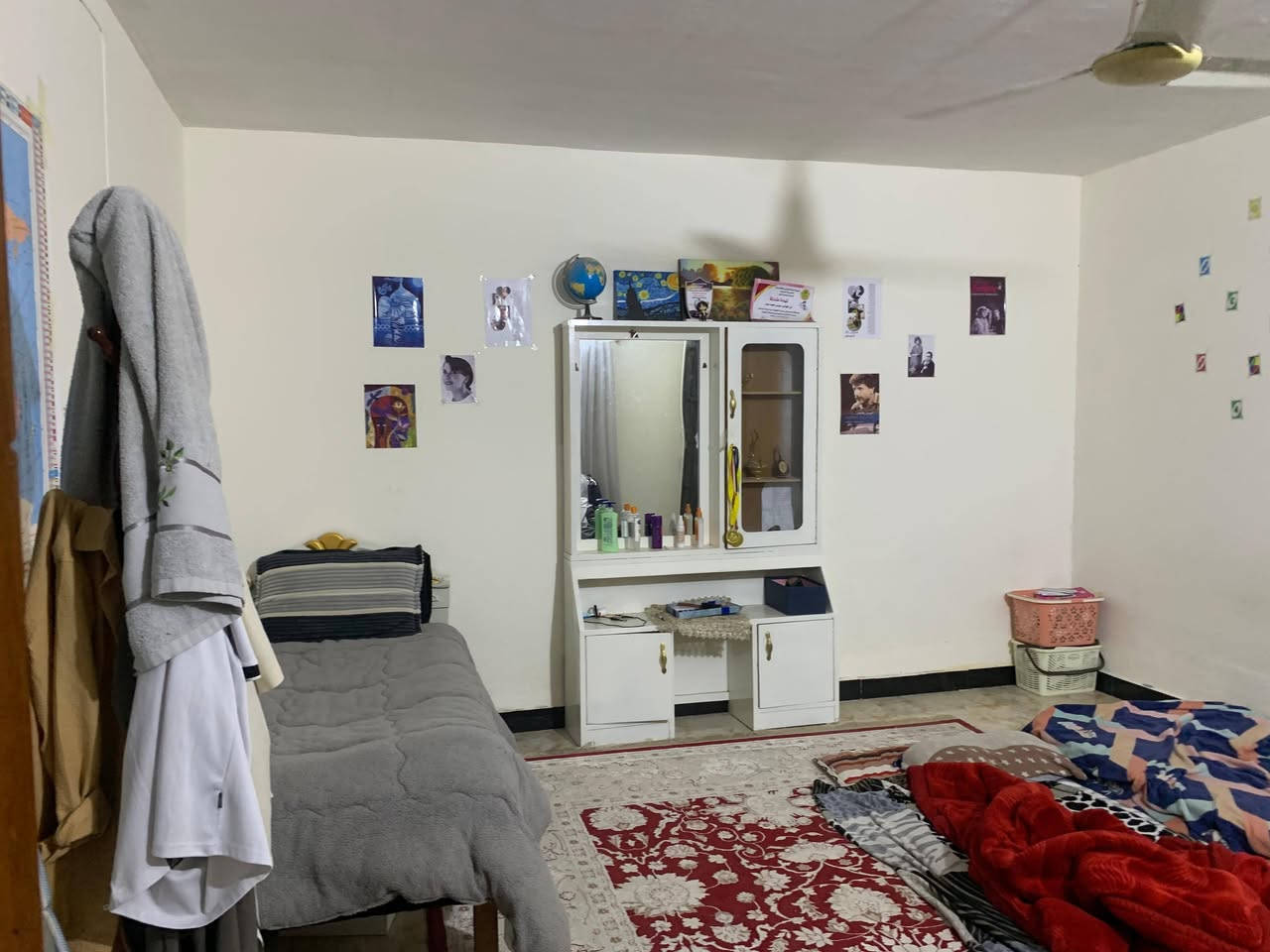 بيت للايجار مساحه 175م طابقين بالاسكان القديم يحتوي على 4 غرف نوم واستقبال وصاله ومطبخ وصحيات
الاستفسار ***********
