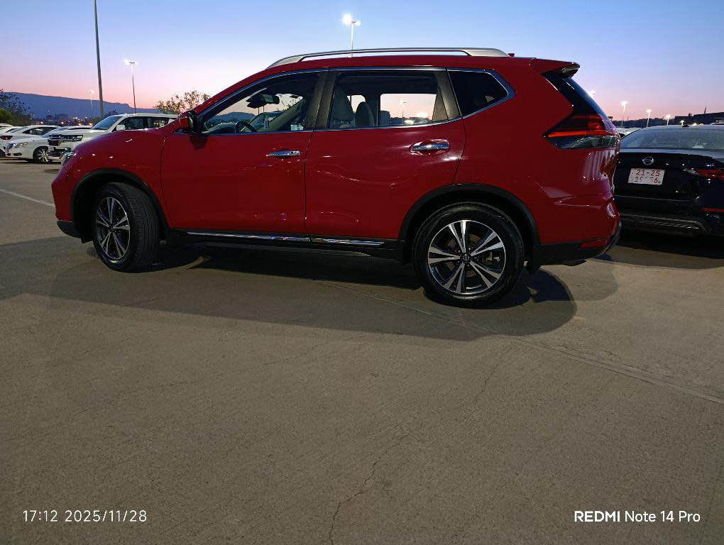 سلام عليكم 
نيسان اكس تريل 
2018 
رقم سليمانيه 
حساس امامي +خلفي 
كشنات جلد 
كشن كهرباء
هيتر مرايات 
اشاره مرايات
كشن تبريد وتدفىه 
مودات قيادة
سسم صووت بوس
5كامرات 
تحديد مسار 
رادار امامي +خلفي
قياس التايرات 18 
بصمه 
بنوراما 
صندق كهرباء 
صور السونار داخل المنشوره 
العنوان بغداد
الاستفسار *********** متوفره واتساب بغداد, العراق
