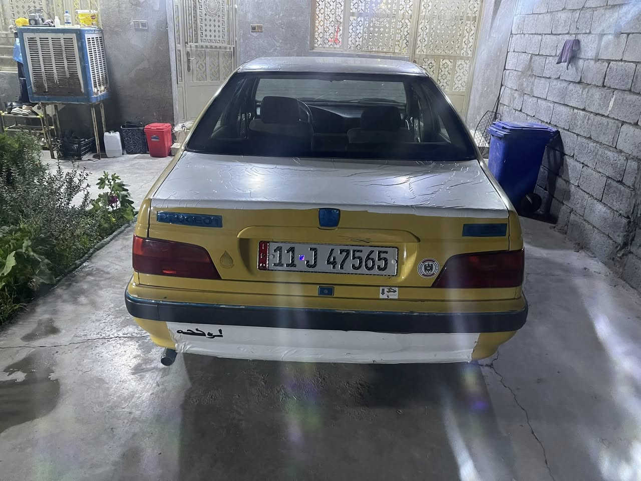 بيجو بارص 2015سياره جاهزه ما ناقصهه شي السياره عليهه منضومه غاز كير مكينه كفاله  بيهه هلالات خلفيه صبغ والبنيد طاير بس باقي السياره بلاديه ونضيفه ما بيهه لا صبغ ولا ضربه 
مكان السياره بغداد البوعيثه 
ما متواجد ع فيس 
رقم/***********
السعر 39وبيهه مجال بسيط للشراي
