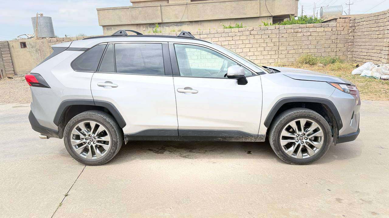 �
Toyota RAV4 2025

• فول مواصفات
• فئة XLE
• ماشية 20 ألف ميل فقط
• فتحة سقف
• بصمة تشغيل
• رادارات أمامية وجانبية
• صندوق كهربائي رقم نينوى شهداء وكاله عامه مطلقه بسمي
• شاشة وكاميرا
• سيارة نظيفة جداً وجاهزة
تبديل بونيد فقط 
📞 للتواصل: ***********
واتساب ومكالمات متوفرة �
