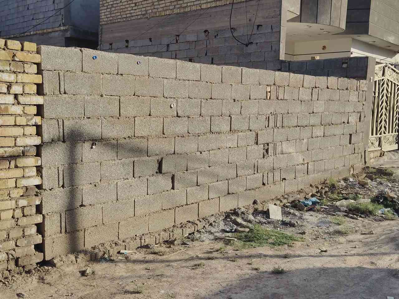 قطعة ارض لبيع في الابيضاء بمساحة 135 متر 
تبعد عن لسده ب400 متر 
الاستفسار *********** غير متواجد في الفيس
