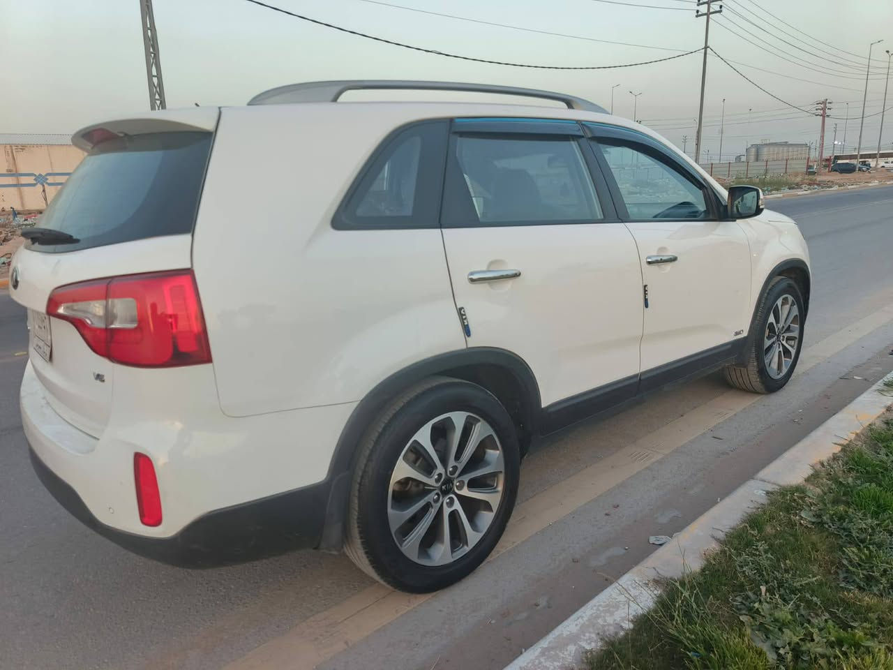 السلام عليكم سياره نوع سورنتو كويتي موديل2015فول موصفات واحد على واحدبنراما حساسات كامره دوره سته اسلندى سبعه راكب٣قطع تبريد خمسه ويل كب سياره بصمه.داخل قرميط مري شفط باب لد باب ترحيب السياره جديده مال جناي كفاله عامه بس بنيد فقط رش كلير بدون داخل بدون فتح البنيد العنوان كربلاء بيع سريع  رقم الهاتف ***********
