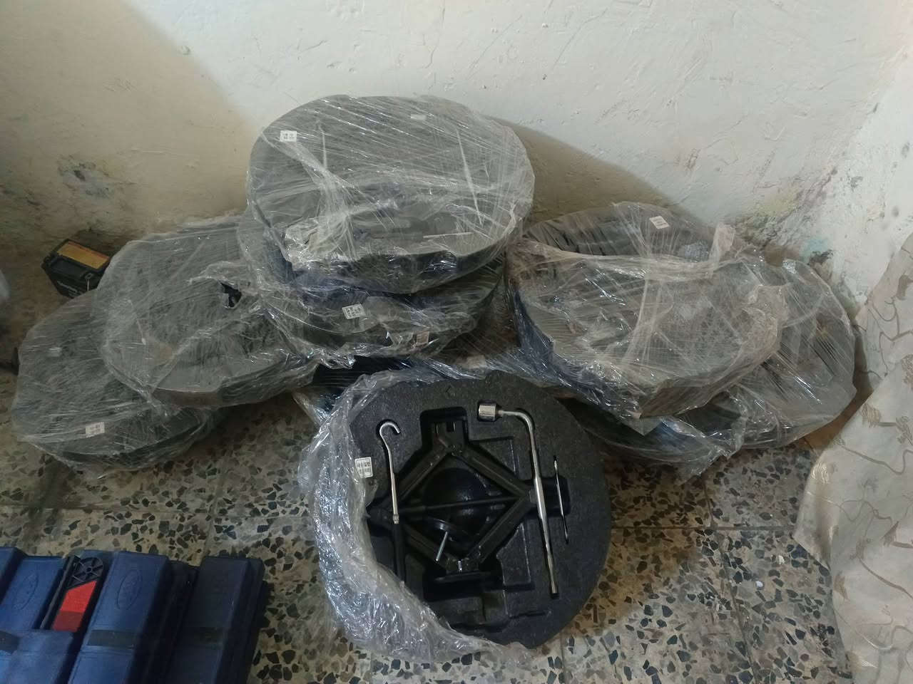 السلام عليكم يوجد عدنا فلينات كامله مع قفل اسبير +مثلث طوارئ 
سعر الفلينه+مثلث 35الف 
سعر الفلينه25 /سعر المثلث 10
(كله اصلي تفصيخ)


**إذا كنت صاحب هذا الإعلان وتريد حذفه لأي سبب، رجاءا أرسل رسالة إلى الدعم الفني**