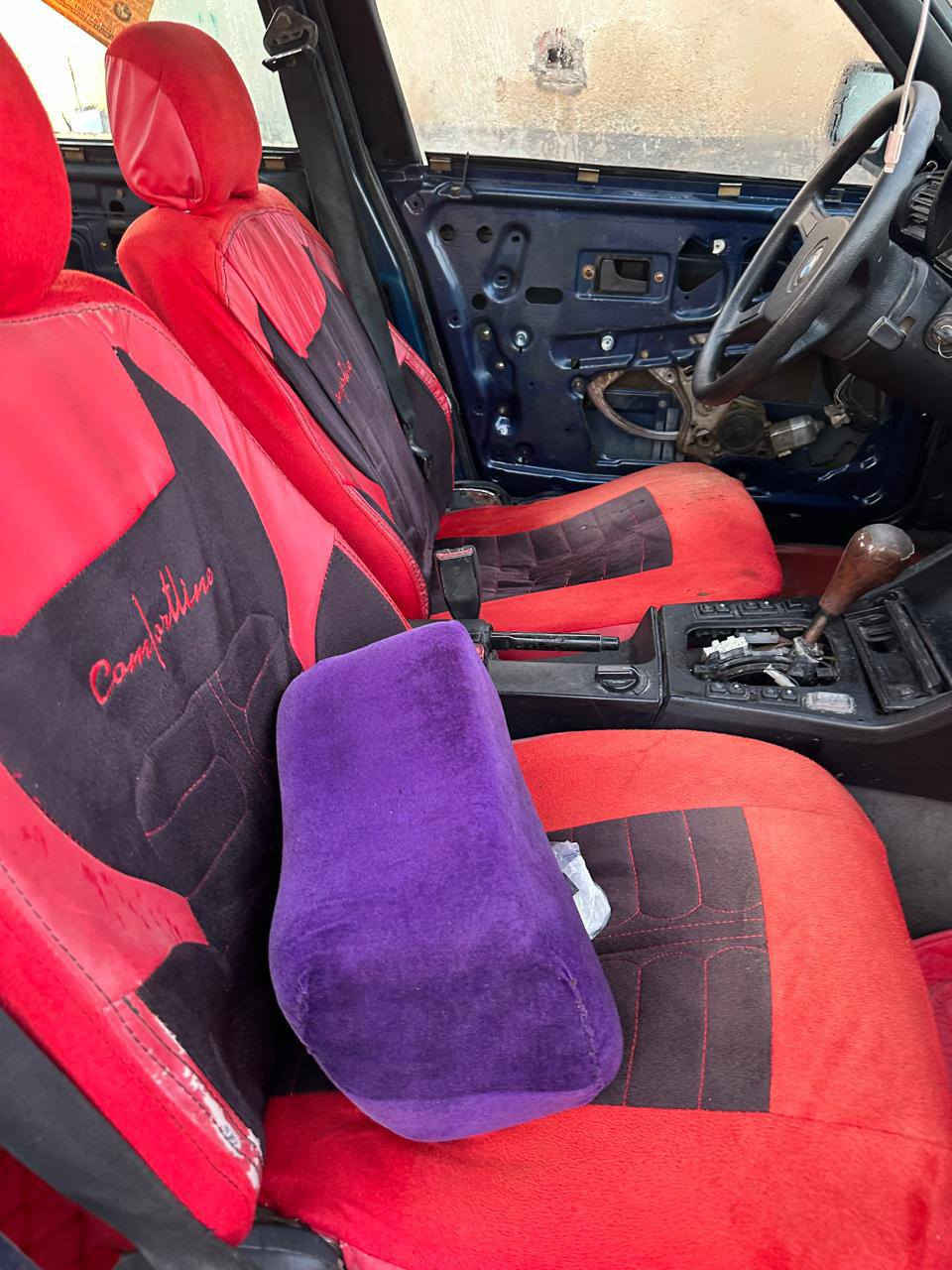 سلام عليكم 
زعره للبيع ٣٥  قفل 
كل شي بيها بشرط مناقصه شي ونقص ينزل من السعر رقم بابل تحويل مباشر بيع مستعجل تحتاج ترتيب وصبغ فقط  كل شي بيها مشدود حاويه وجديد ظفيرة حاويه 
ومحرك وكير وأكسل حاويه 
حداديه كامله وجديده باتري وتخم تاير و5ويل كب اصلي 
تحياتي للجميع
 ***********
