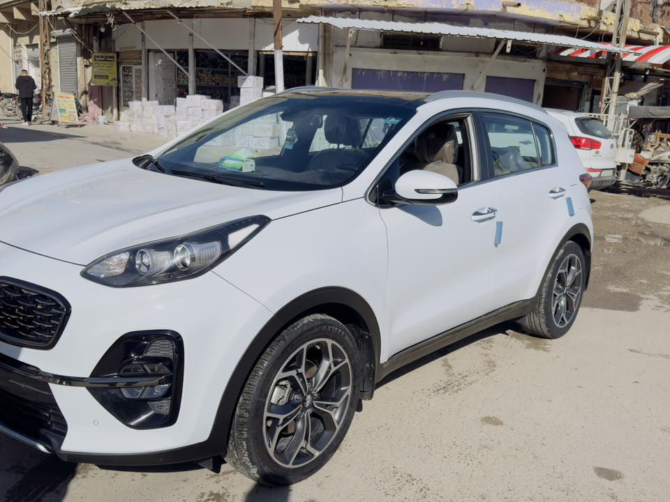 السلام عليكم 
سبورتج 2020خليجية
GT Lain
فول موصفات 
مكفوله كفاله عامه من الصبغ والتبديل وكلشي  بيها بارد اصبع بلباب +بلجامرلوغ الخلفي هم اصبع مثل ماموضح بلصور 
+ السياره ماشيه ٥٧ الف جديده حيل 
النضافه ١٠٠٪؜ رقم بغداد ب اسمي تحويل ثاني يوم 
الاستفستار  ***********
