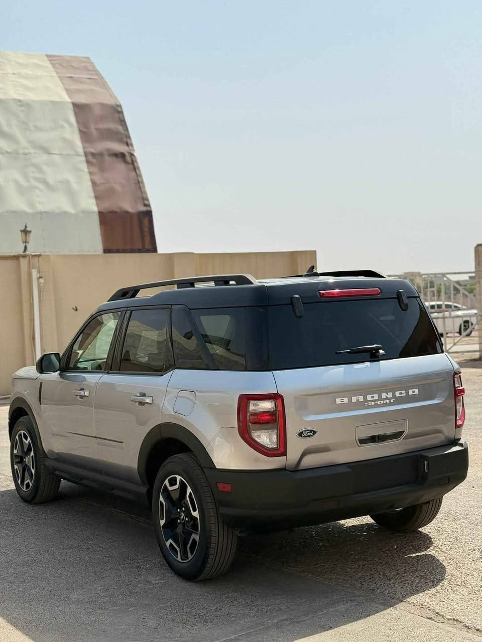 🔥🚗 للبيع السريع – فورد برونكو سبورت 2023 🚗🔥
💥 SUV نظيفة جداً | جاهزة بدون أي مشاكل 💥
رقم صلاح الدين.. بسمي تحويل ثاني يوم 

📌 الموديل: 2023
📌 الموقع: صلاح الدين– سامراء  – 
🚀 المواصفات: 📌 دفع رباعي AWD
📌 محرك تيربو قوي واقتصادي
📌 قير أوتوماتيك
📌 شاشة معلومات حديثة 
📌 كاميرا خلفية + حساسات
📌 تشغيل بصمة + دخول ذكي
📌 مثبت سرعة
📌 Apple CarPlay + بلوتوث
📌 مكيف قوي
📌 أنظمة أمان متكاملة
📌ويل كب امبدل جديد بلادي 

ضررها سطحي وبسيط جدا بدون صبغ 
بيه فقط تعديل بارد  في مقدمه البنيد وشويه بالجاملغ الايسر 

💰 السعر: 155$ (بيع سريع)
⚡ 
📞 للاستفسار . ***********
📍 العنوان: صلاح الدين – سامراء  – سامراء, صلاح الدين
