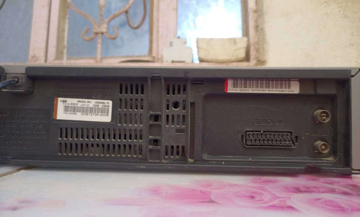 جهاز فيديو كاسيت للبيع بدون ريموت
السعر مع التوصيل ب٤٠ الف


**إذا كنت صاحب هذا الإعلان وتريد حذفه لأي سبب، رجاءا أرسل رسالة إلى الدعم الفني**