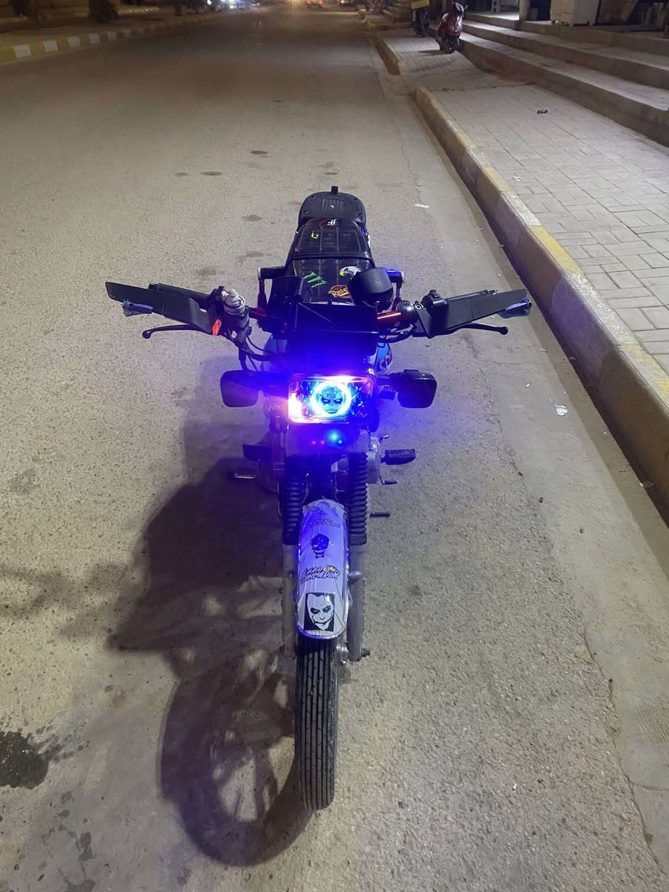 السلام عليكم الدراجه للبيع موديل 23
السعر900وبي مجال***********الدراجه مكمركه
