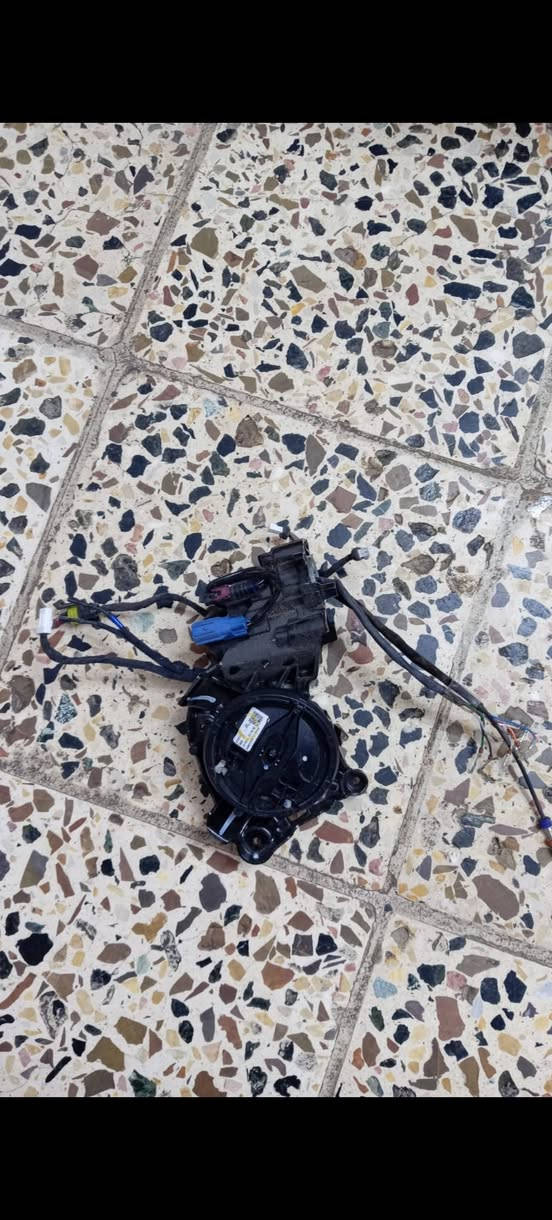 سلام عليكم
للبيع ماطور وقاعده مال مرايه كوري
العدد ٣٠ قطعه
سعر القطعه ٣٠٠٠ دينار
جمله فقط
عندي توصيل لجميع المحافظات
*********** واتس اب
