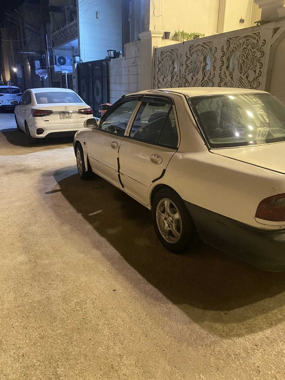 السلام عليكم
للبيع بروتون موديل 2002 

مكفول كير ومحرك  لاتنقص دهن ولا تبخر 

مامصبوغه السيارة بسمي تحويل ثاني يوم 
***********

