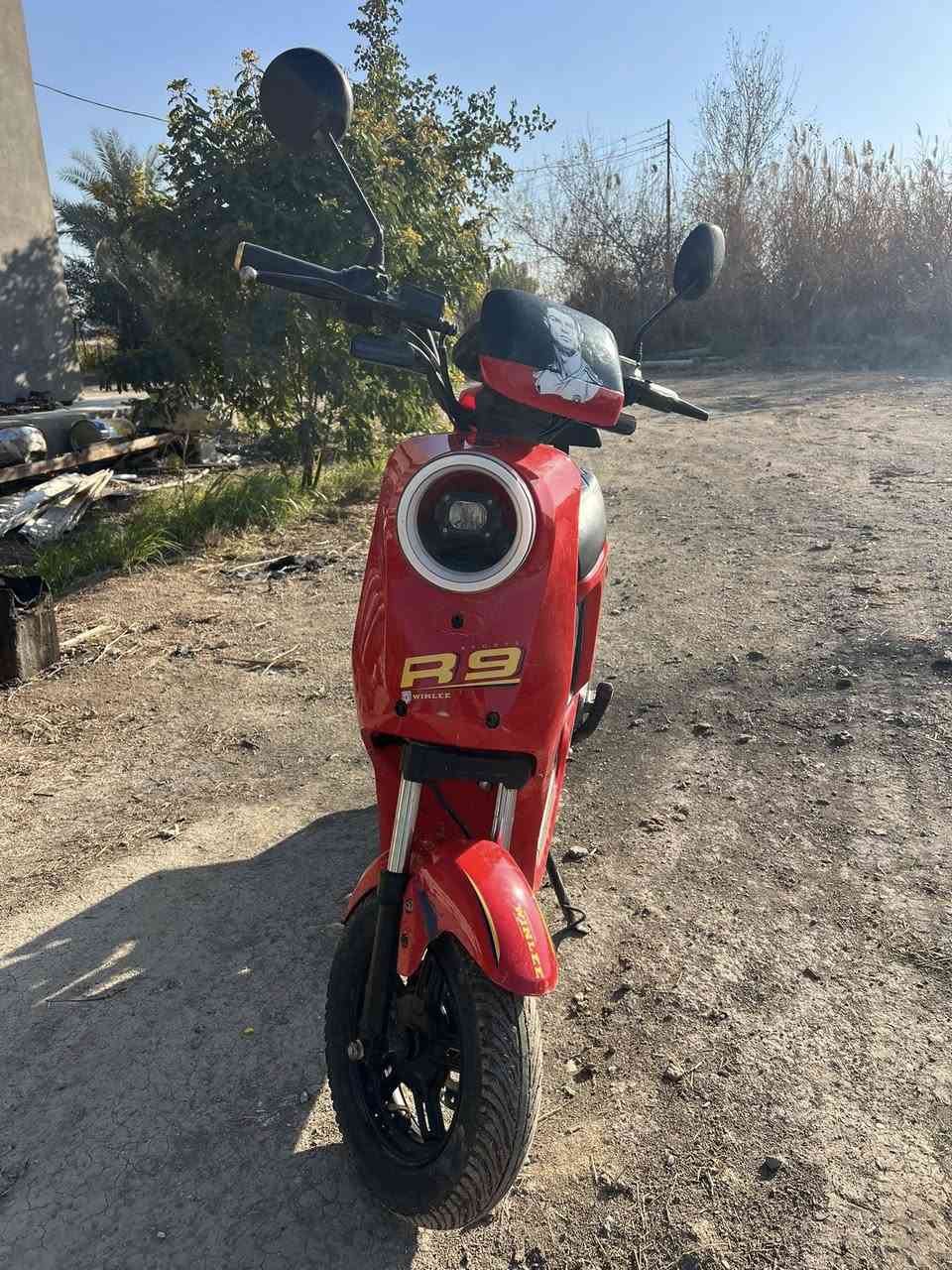 السلام عليكم دراجه شحن نضيفه   R 9  سعر 550 وبي مجال بسيط  رقم ***********
