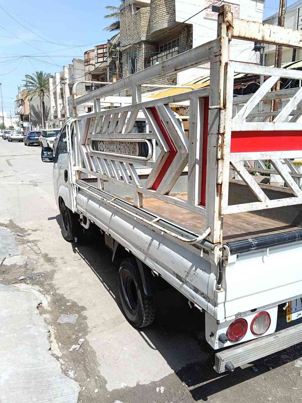 السلام عليكم كيه حمل نثيه 2700 للبيع سياره موديل2011 سياره مكفوله من ضربه وصبغ ماعدا الهلالات صبغ قليل  بيهن سياره مكفول كير ومكينه وشاصي واكسن سياره بلاديه تبريد شغال ارقام انكليزي باقي بس الاستلام اللوحات سنويه انكليزي مكاني بغداد الحبيبيه سعر100$ اخوان المو شراي لايتعبني ولايتعب نفسه كلشي موجود بالسوك  هذا رقمي ***********
